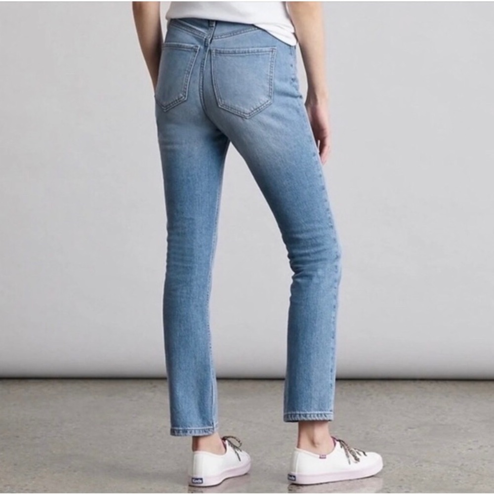 NWT High Rise Elizabeth and James The Vintage Straight Jeans mid. light wash 14
